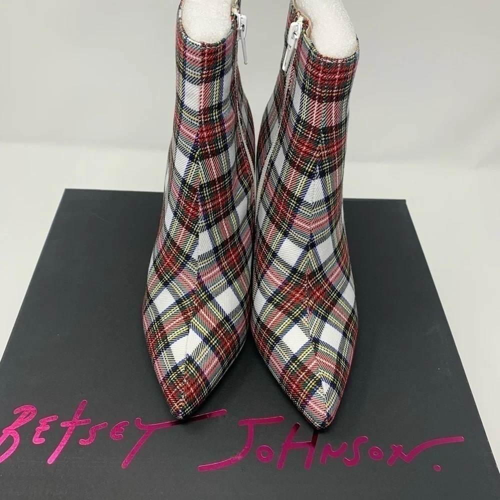 NIB Betsey Johnson Kassie Plaid Rhinestone Heel Booties Size 5.5 Red White